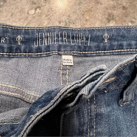 JENNIFER LOPEZ Denim Shorts 2 - Picture 5 of 5